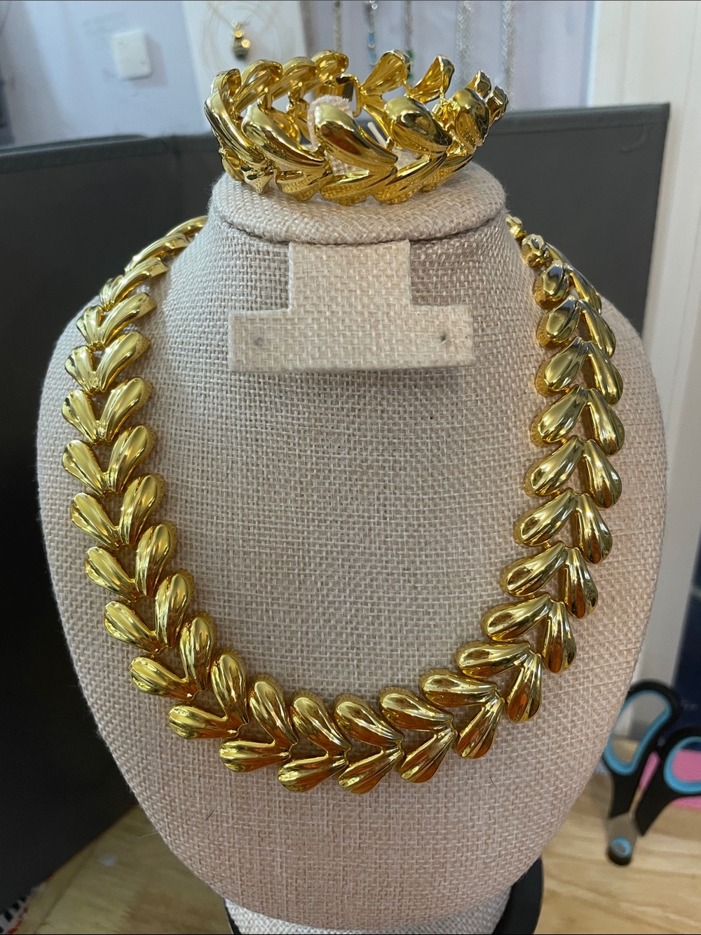 Gold Leaf Chain Necklace & Bracelet Set Fold over clasp Ncklce 18”L, Braclt 6.5